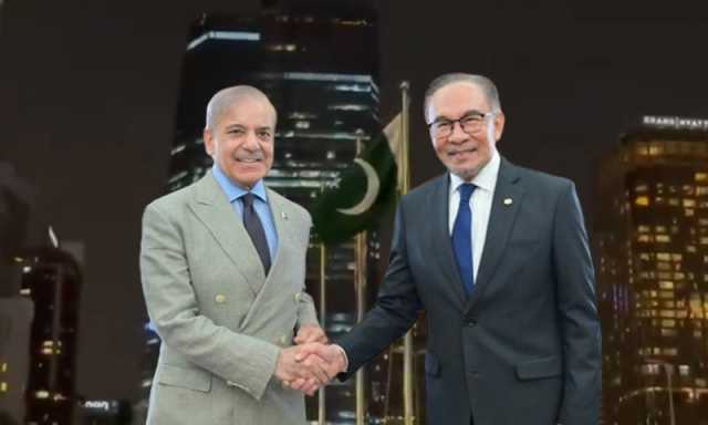 وزیراعظم شہباز شریف ملائیشیا پہنچ گئے، کوالالمپور کی شاہراہوں پر سبز ہلالی پرچموں کی بہار