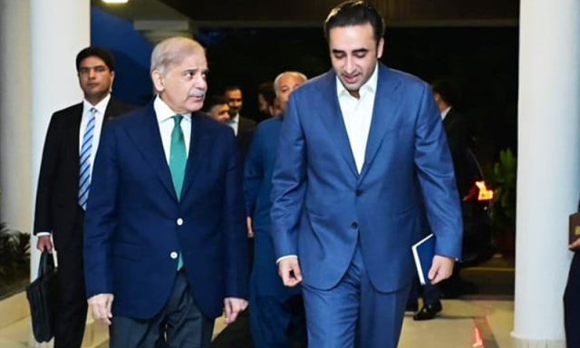 پیپلز پارٹی کا حکومت کو وعدوں پر عملدرآمد کے لیے ایک ماہ کا مزید وقت دینے کا فیصلہ