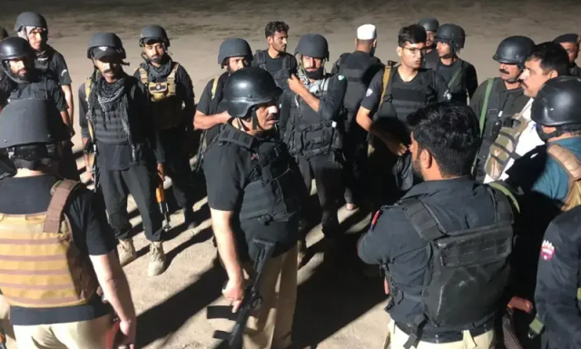 ڈی آئی خان: پولیس ٹریننگ اسکول پر حملے میں 6 اہلکار اور امام مسجد شہید، 5 دہشتگرد ہلاک