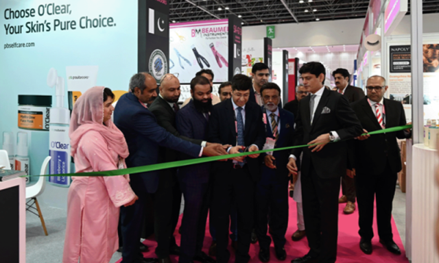دبئی: ’بیوٹی ورلڈ مڈل ایسٹ 2025‘ تجارتی نمائش میں پاکستان پویلین کا افتتاح