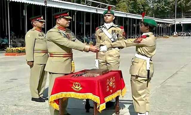 پی ایم اے پاسنگ آؤٹ پریڈ: بنگلہ دیشی کیڈٹ کمانڈنٹ اوورسیز میڈل حاصل کرنے والی پہلی بنگلہ دیشی کیڈٹ قرار