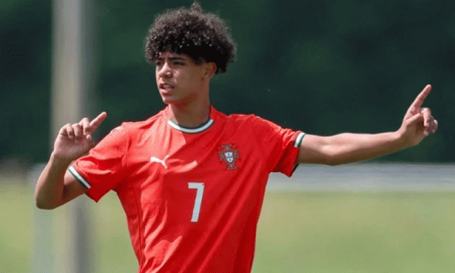 کرسٹیانو رونالڈو کے بیٹے نے بین الاقوامی میچ کھیل کر فٹبال کی دنیا میں باضابطہ قدم رکھ لیا