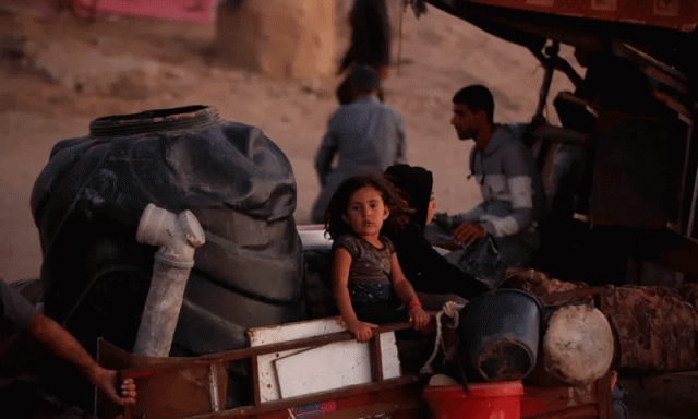 غزہ میں جنگ بندی کے بعد قیدیوں کے تبادلے کی تیاری، فلسطینی گھروں کو لوٹنا شروع