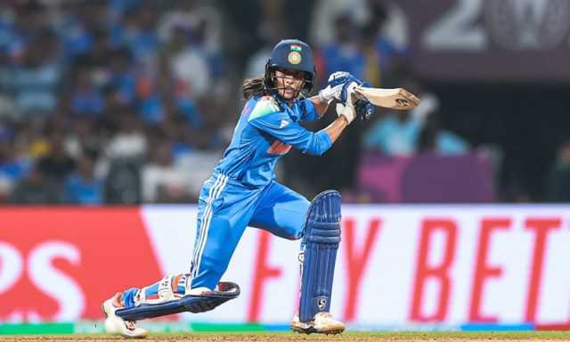 ویمنز ورلڈ کپ: بھارت نے پہاڑ جیسا ہدف عبور کرکے آسٹریلیا کو 5 وکٹوں سے ہرادیا، فائنل میں جگہ بنالی