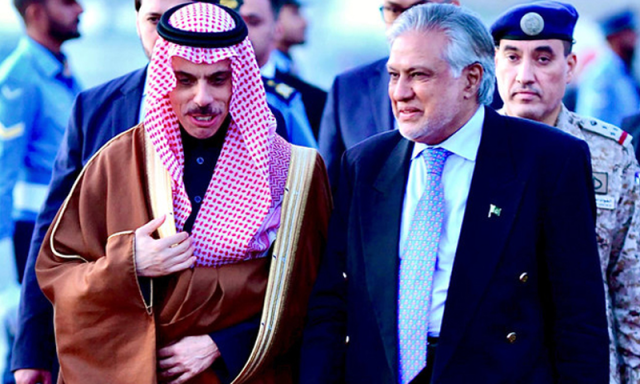 اسحاق ڈار کی سعودی وزیر خارجہ سے ملاقات، کثیرالجہتی شراکت داری کو مضبوط کرنے پر اتفاق