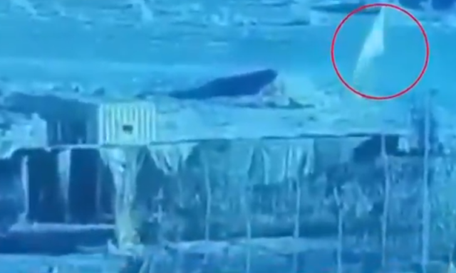 پاک فوج کے شدید جواب کے سامنے افغان طالبان پسپا، بارڈر پوسٹ پر سفید جھنڈا لہرا دیا