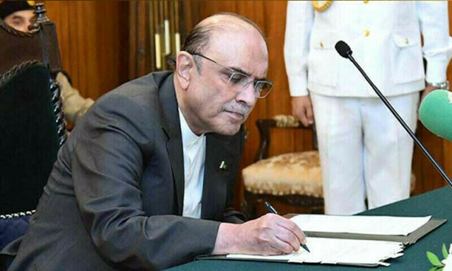 صدر مملکت نے سپریم کورٹ کے جسٹس منصور شاہ اور جسٹس اطہر من اللہ کے استعفے منظور کرلیے