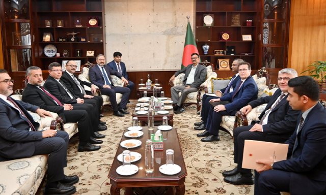 ترک پارلیمانی وفد کی بنگلہ دیش کے خارجہ مشیر سے ملاقات، روہنگیا کیمپوں کا دورہ