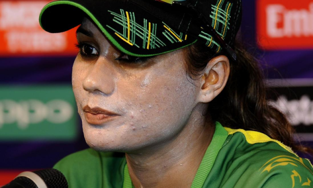 وہ مجھے گلے لگانے کی کوشش کرتے، بنگلادیشی کرکٹر جہاں آرا عالم کے سابق سلیکٹر پر سنگین الزامات