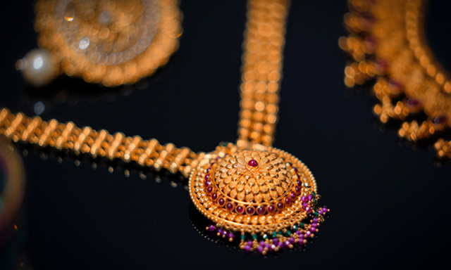 عالمی اور مقامی مارکیٹ میں سونے کی قیمت مستحکم