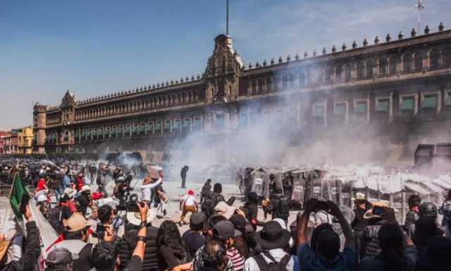 میکسیکو میں جنریشن زی کا بڑے پیمانے پر احتجاج، کرپشن کے خلاف کارروائی کا مطالبہ