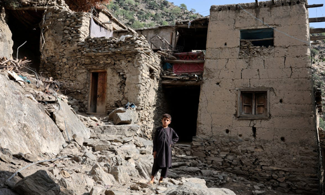 افغانستان: مزارِ شریف کے قریب زلزلہ، 7 افراد جاں بحق، 150 زخمی