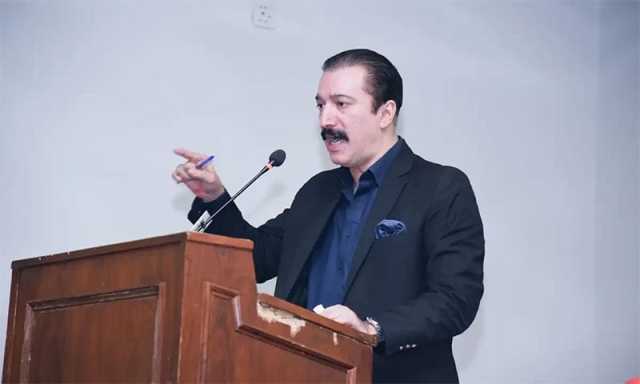 آزاد کشمیر کے نئے نامزد وزیراعظم راجا فیصل ممتاز راٹھور کون ہیں؟