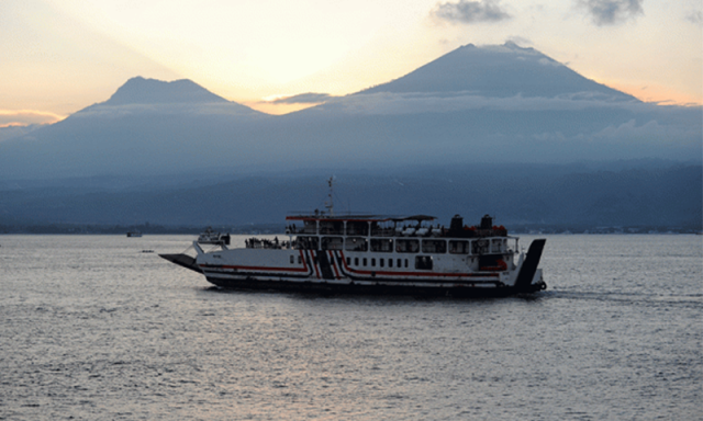 کابینہ نے پاکستان اور عمان کے درمیان مسافر اور کارگو فیری سروس کی منظوری دیدی