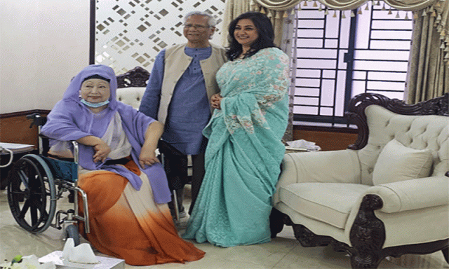 چیف ایڈوائزر محمد یونس سے خالدہ ضیا کی مختصر ملاقات، اہلیہ کی خیریت دریافت کی