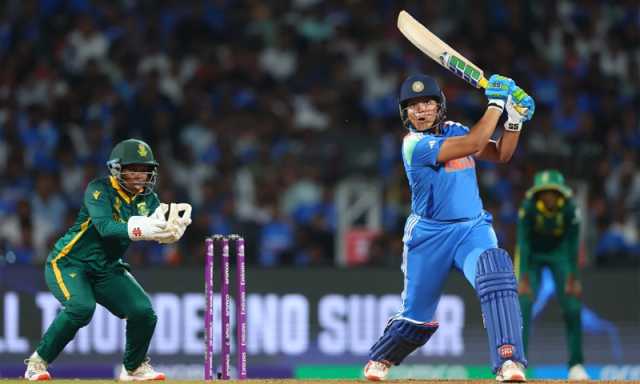 ویمنز ورلڈ کپ فائنل: بھارت کا جنوبی افریقہ کو جیت کے لیے 299 رنز کا ہدف