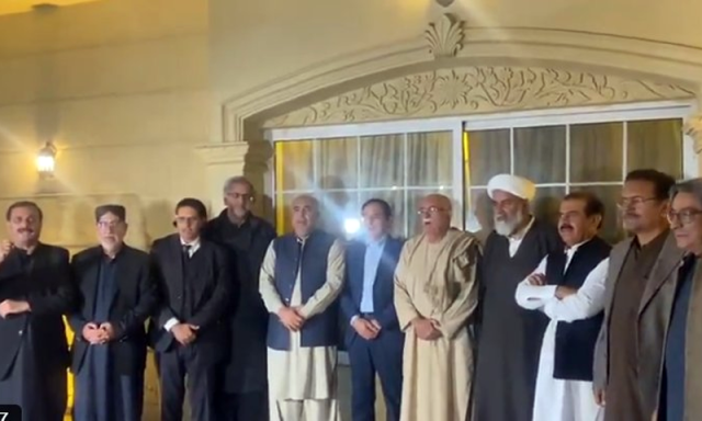 اپوزیشن اتحاد کا 27ویں آئینی ترمیم کے خلاف شدید ردعمل، یوم سیاہ کا اعلان کردیا