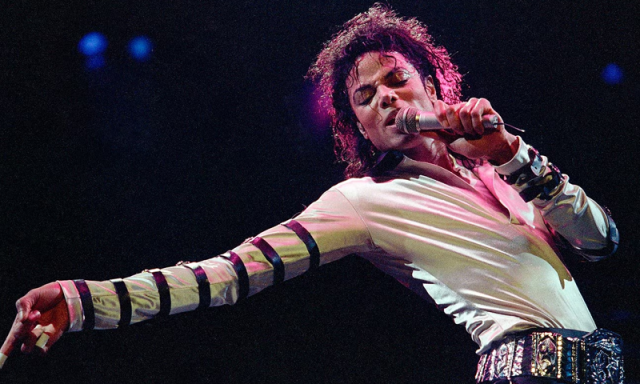 موت کے 16 سال بعد بھی مقبولیت برقرار، مائیکل جیکسن سب سے زیادہ کمانے والے مرحوم موسیقار قرار