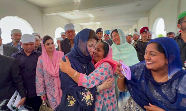 بابا گرو نانک جنم دن تقریبات: وزیراعلیٰ پنجاب مریم نواز کا سکھ یاتریوں کا خیر مقدم