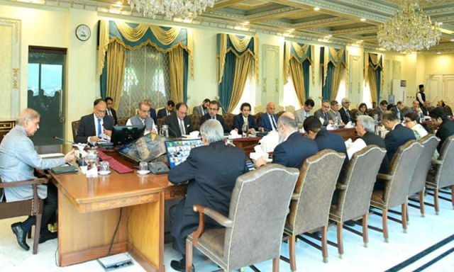 حکومت کا 27ویں آئینی ترمیم کا مسودہ کل وفاقی کابینہ سے پاس کرانے کا فیصلہ، اجلاس طلب