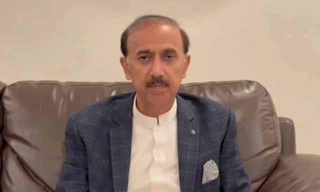 عمران خان کے وکیل شعیب شاہین پھیپھڑوں کے کینسر کا شکار،کیمو تھراپی جاری