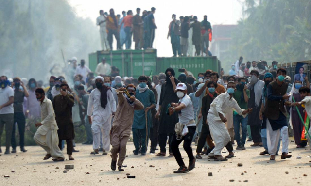 اسلام آباد احتجاج پر پارٹی پر پابندی اور کے پی میں گورنر راج، فیصل واوڈا نے پی ٹی آئی کو خبردار کردیا