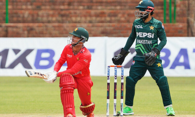 سہ ملکی سیریز: پاکستان کا زمبابوے کے خلاف ٹاس جیت کر فیلڈنگ کا فیصلہ