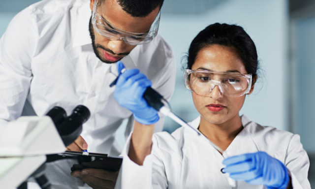 پاکستان کا بڑا اعزاز، سینکڑوں پاکستانی محققین دنیا کے ٹاپ سائنسدانوں میں شامل