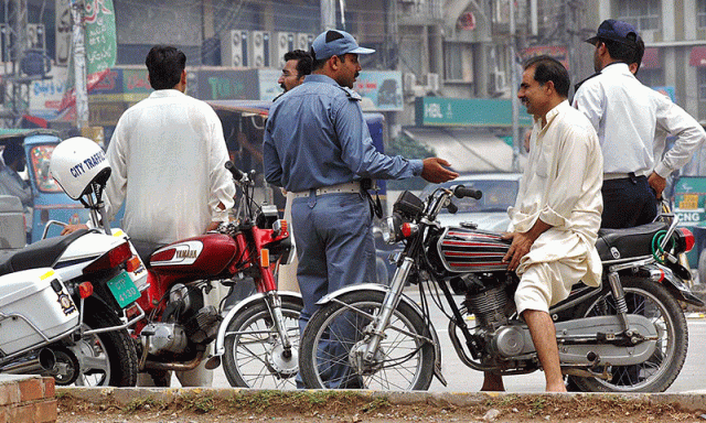 پنجاب میں ٹریفک قوانین کی خلاف ورزی پر بھاری جرمانوں کی تجویز