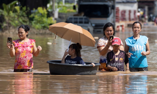 تھائی لینڈ میں بارش کا 300 سالہ ریکارڈ ٹوٹ گیا، 33 ہلاک