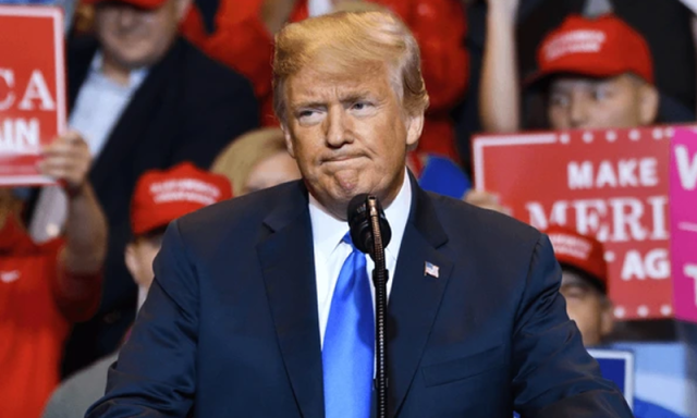 ڈونلڈ ٹرمپ کو بیس بال میچ میں شائقین کی جانب سے شدید مخالفت اور نعرے بازی کا سامنا