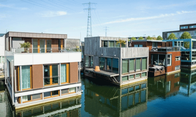 نیدرلینڈز میں بڑھتے سیلاب اور رہائش کی کمی کے درمیان تیرنے والے گھروں کی مانگ میں اضافہ