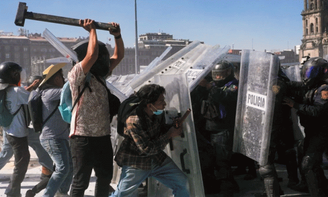 میکسیکو میں جین زی کا ملک گیر احتجاج، بدامنی اور بدعنوانی کیخلاف ہزاروں افراد سڑکوں پر