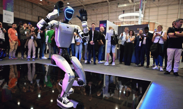 لزبن، ویب سمٹ میں چینی روبوٹ نے سب کی توجہ حاصل کرلی