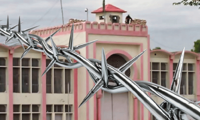 اڈیالہ جیل کے باہر سیکیورٹی ہائی الرٹ، اضافی چیک پوسٹس قائم کردی گئیں