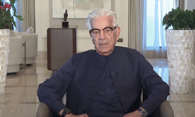 جسٹس منیر سے لے کر گڈ ٹو سی یو تک ججز کا ضمیر نہیں جاگا، ہمیں فرشتے بننے کا کہتے ہیں، خواجہ آصف