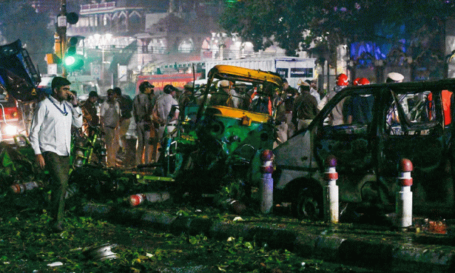 دہلی لال قلعہ دھماکا: عینی شاہدین اور سرکاری بیانیے میں تضاد، اصل سچ کیا ہے؟