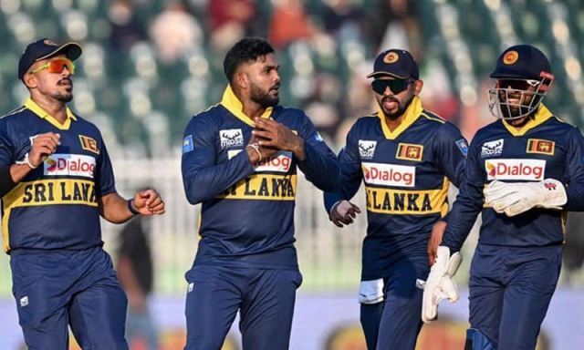 سہ ملکی سیریز سے قبل 2 سری لنکن کھلاڑی پاکستان سے روانہ، وجہ کیا بنی؟