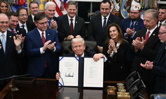 امریکی تاریخ کا طویل ترین حکومتی شٹ ڈاؤن ختم، ٹرمپ نے بل پر دستخط کر دیے