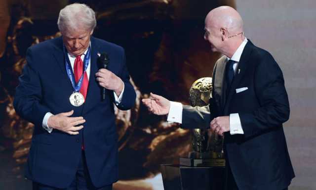 فیفا نے ڈونلڈ ٹرمپ کو پیس پرائز سے نواز دیا