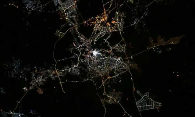 خانہِ کعبہ خلا سے ہیرے کی مانند چمکتا نظر آتا ہے، ناسا کی تصویر نے دنیا کو حیران کر دیا