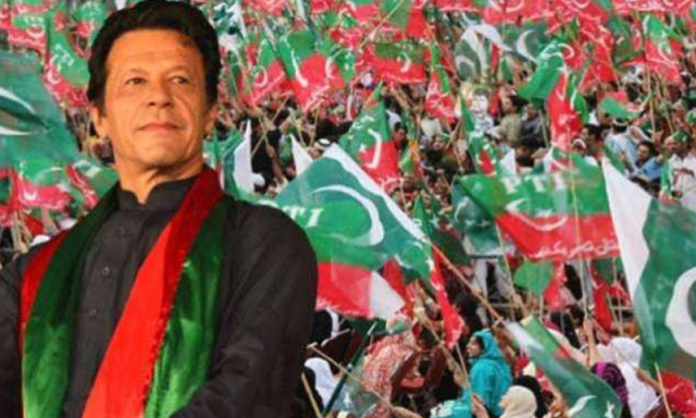 عمران خان قومی سلامتی کے لیے خطرہ نہیں، پشاور جلسے میں قرارداد منظور