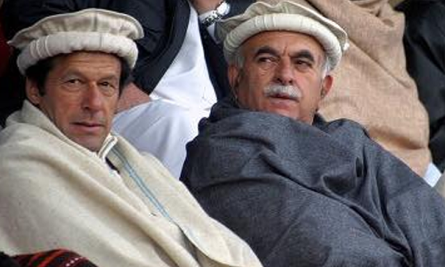 عمران خان ٹھیک بندہ نہیں تھا تو وزیراعظم کیوں بنایا؟ محمود اچکزئی کا پشاور جلسے میں سوال