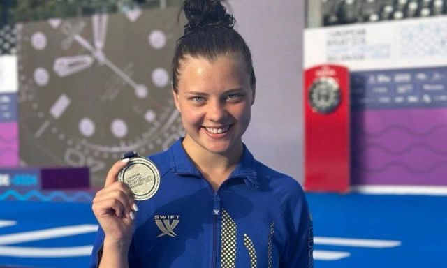 روسی شہریت اختیار کرنے پر یوکرینی ڈائیور پر ’اسپورٹس قرنطینہ‘ کی سفارش کیوں؟