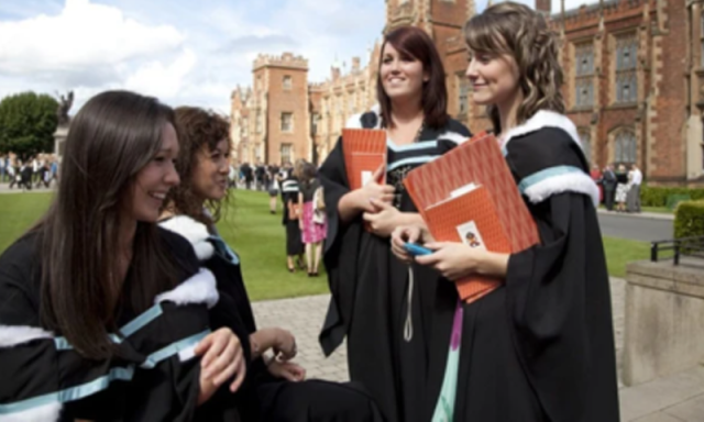 ہزاروں طلبہ کے خواب خطرے میں: برطانوی یونیورسٹیوں میں عارضی پابندی کی وجہ کیا ہے؟