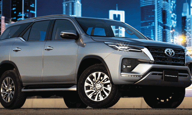 ٹویوٹا نے فورچیونر کی تاریخ کی سب سے بڑی قیمتوں میں کمی کا اعلان کر دیا