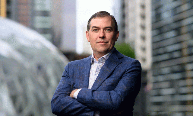 اے آئی ایجنٹس سے کن افراد کی ملازمتوں کو خطرہ نہیں؟ ایمازون ویب سروسز کے سربراہ نے بتا دیا