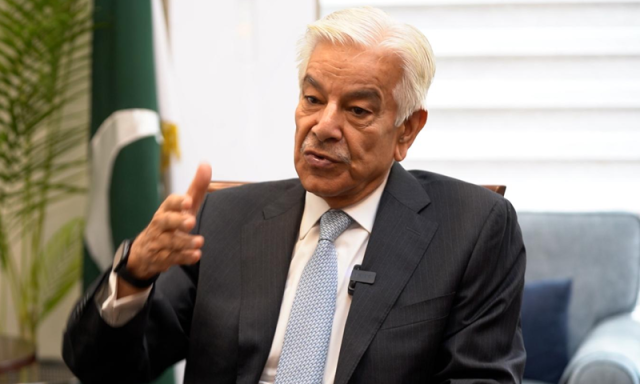 ’خان نہیں تو پاکستان نہیں‘ کہنے والوں کو ملک کی خاطر دی جانے والی قربانیوں کی داستانیں سنائیں، خواجہ آصف