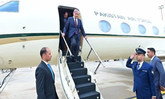 وزیراعظم شہباز شریف برطانیہ اور بحرین کا دورہ مکمل کرکے وطن واپس پہنچ گئے