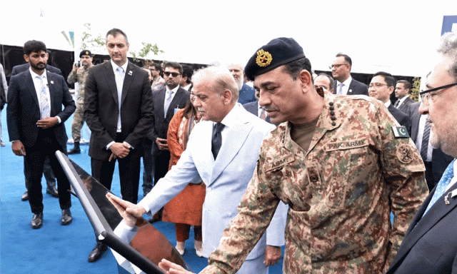 وزیراعظم شہباز شریف اور فیلڈ مارشل سید عاصم منیر نے پاکستان کے سب سے بڑے ڈیٹا سینٹر ‘اسکائی 47 قراقرم ون’ کا افتتاح کر دیا